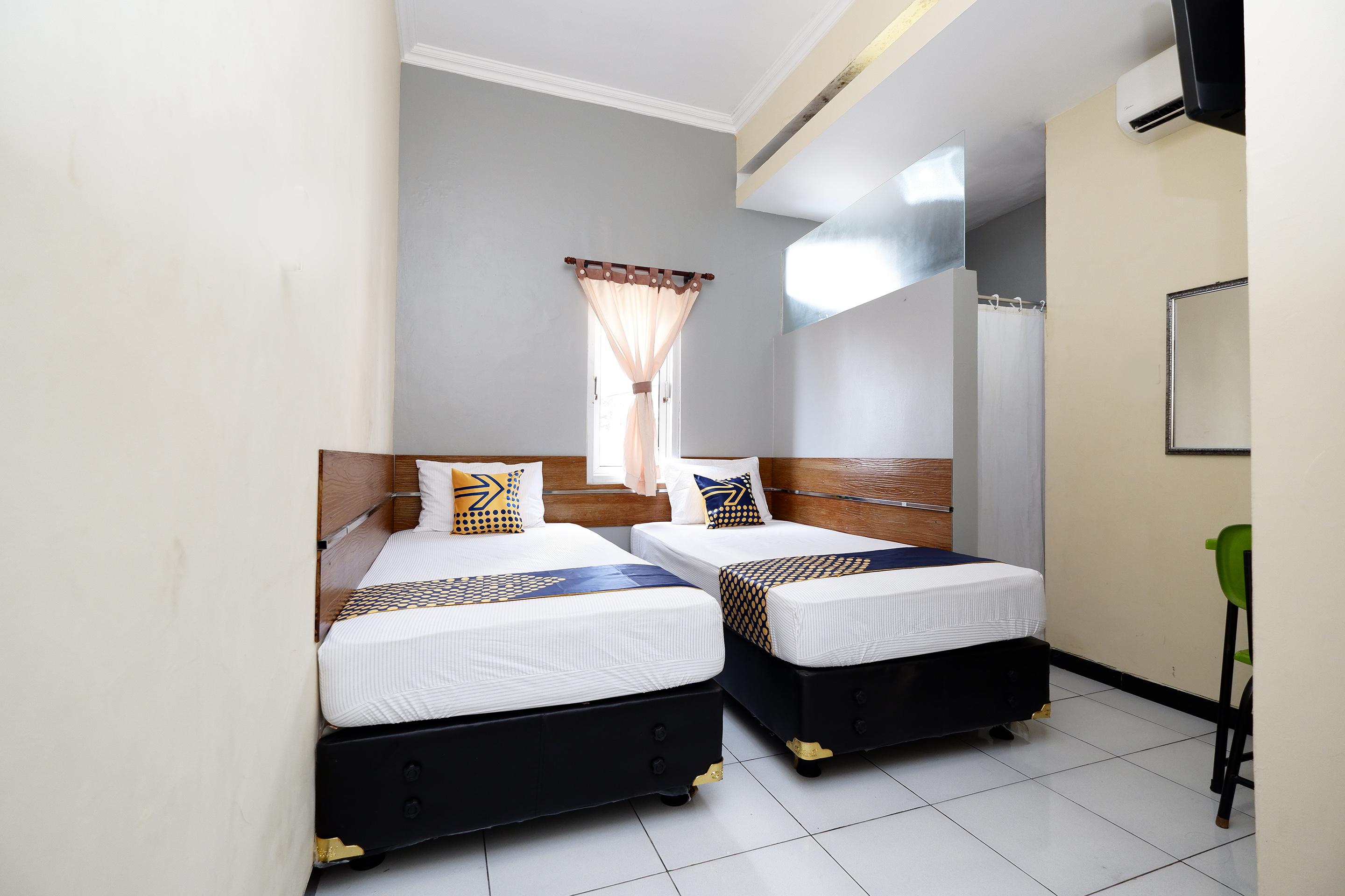 Super Oyo 2209 Solo Point Guest House Syariah Eksteriør bilde